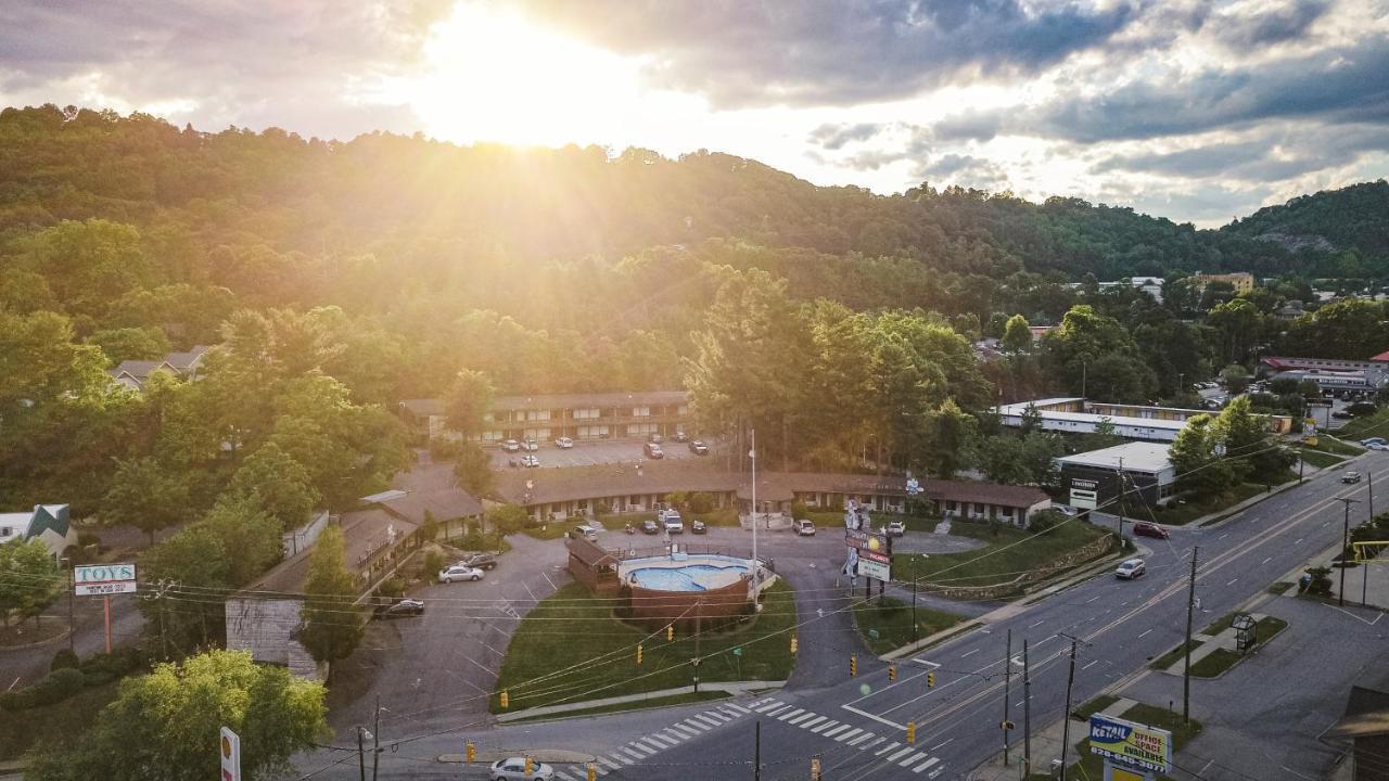 The Mountaineer Inn - Asheville Eksteriør billede